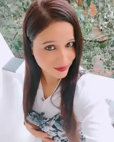 Call Girls in Senapati Bapat Road